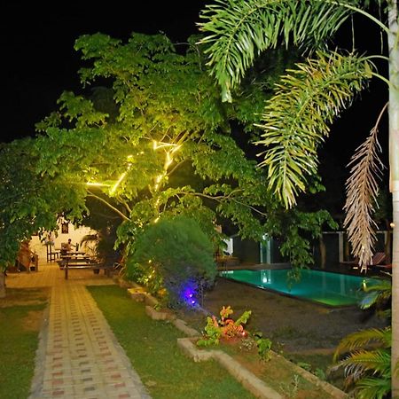 Lily Resort Udawalawe Exterior photo