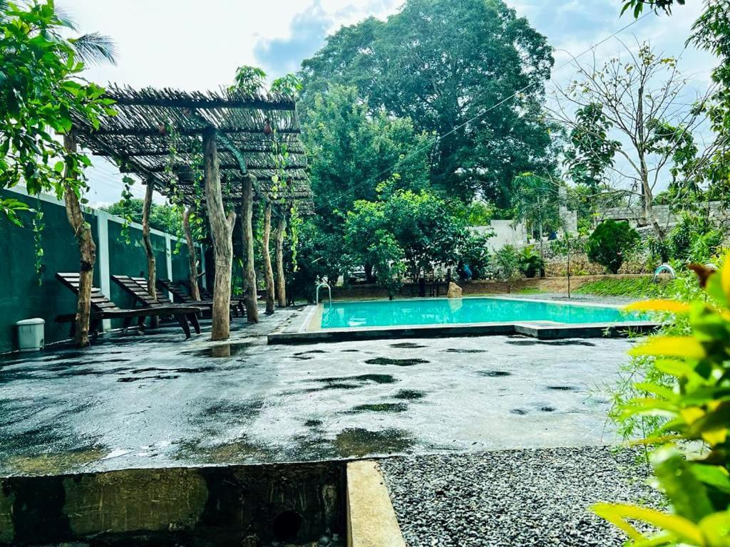 Lily Resort Udawalawe Exterior photo